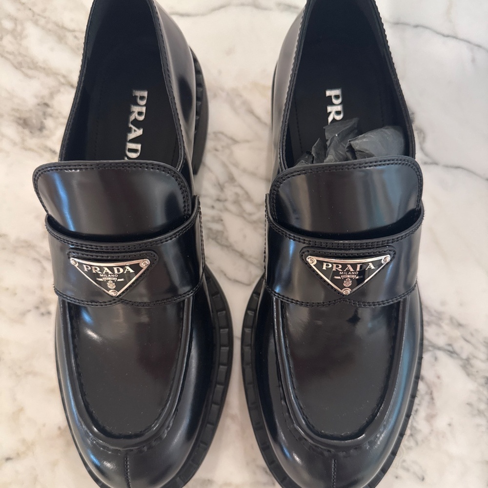 Prada Black Patent Leather Loafers with Metal Triangle Logo - Picture 4 of 9